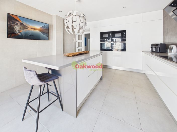 Image No.10-5 Bed Villa for sale