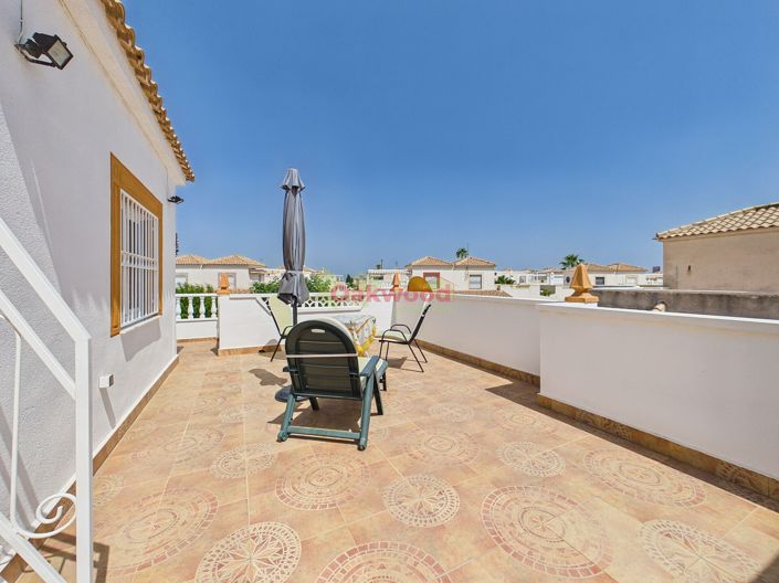 Image No.19-3 Bed Property for sale