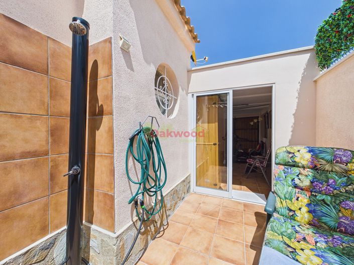 Image No.21-3 Bed Property for sale