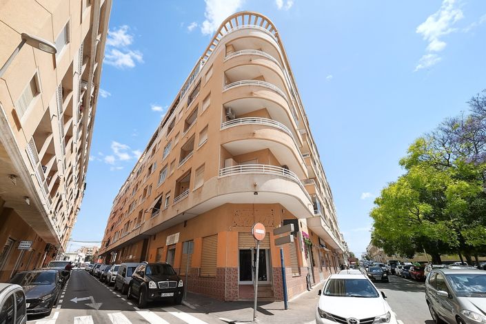 Image No.2-Appartement de 2 chambres à vendre à Torrevieja