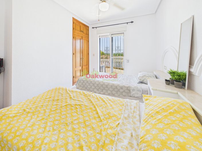 Image No.19-3 Bed Townhouse for sale