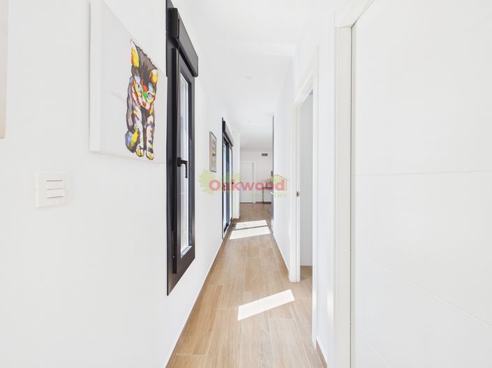 Image No.54-3 Bed Villa for sale