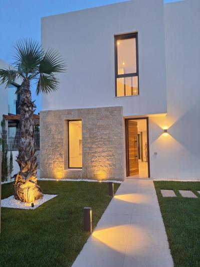 Image No.13-3 Bed Villa / Detached for sale