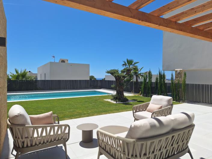 Image No.14-3 Bed Villa / Detached for sale