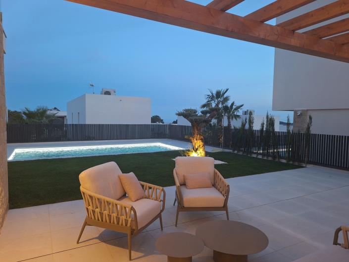 Image No.17-3 Bed Villa / Detached for sale