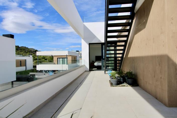 Image No.23-3 Bed Villa / Detached for sale
