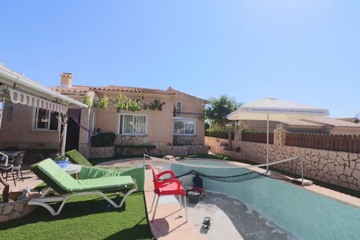 Image No.13-3 Bed Villa / Detached for sale