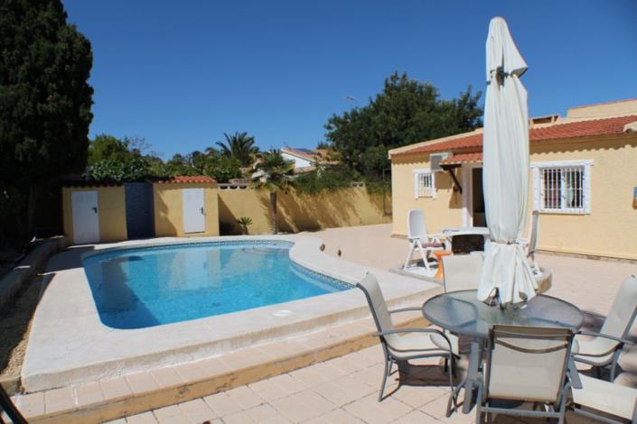 Image No.12-3 Bed Villa / Detached for sale