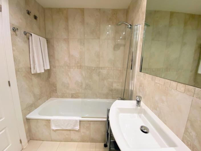 Image No.18-2 Bed Apartment for sale