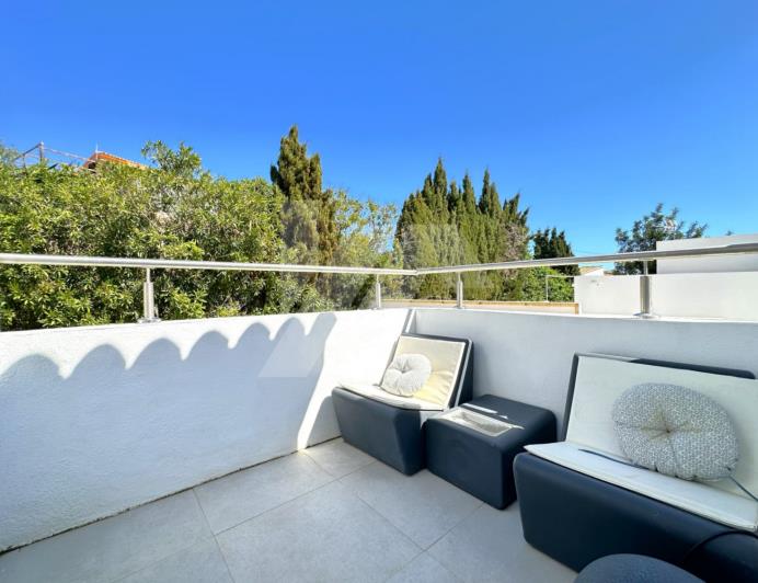 Image No.11-4 Bed Villa / Detached for sale