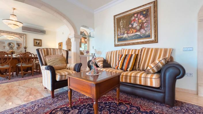 Image No.10-6 Bed Villa / Detached for sale