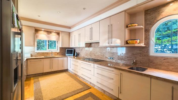 Image No.16-6 Bed Villa / Detached for sale