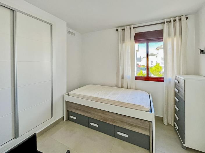 Image No.10-4 Bed Villa / Detached for sale