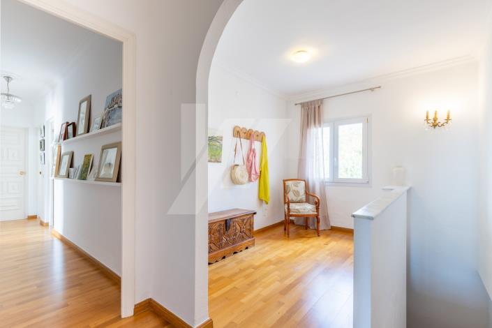 Image No.12-4 Bed Villa / Detached for sale