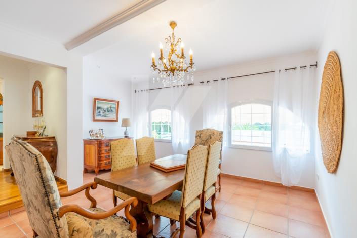 Image No.19-4 Bed Villa / Detached for sale