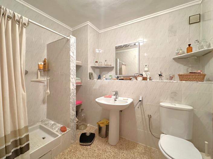 Image No.3-3 Bed Villa / Detached for sale