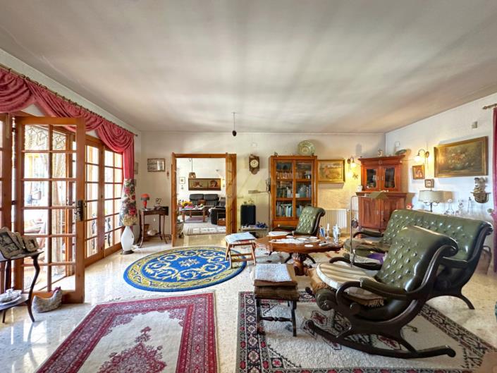 Image No.12-3 Bed Villa / Detached for sale