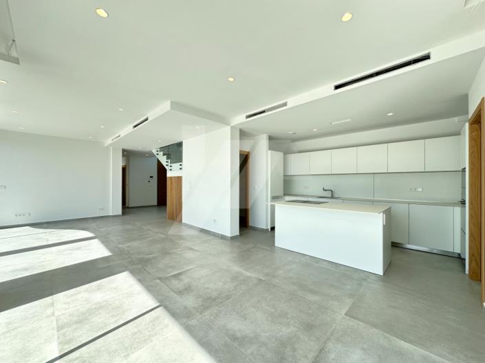 Image No.10-4 Bed Villa / Detached for sale