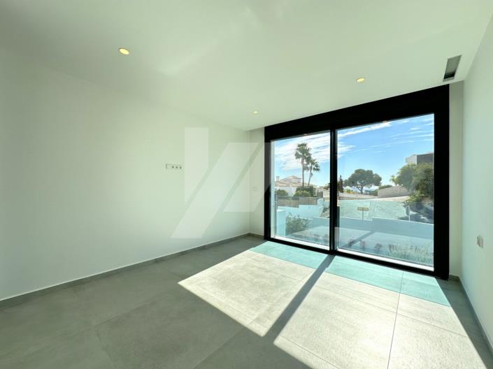 Image No.15-4 Bed Villa / Detached for sale