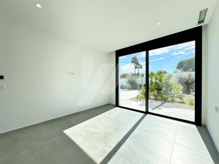 Image No.19-4 Bed Villa / Detached for sale