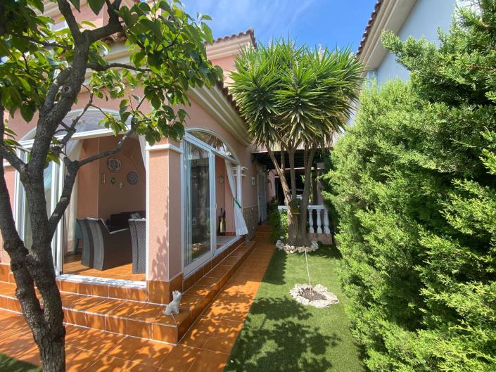 Image No.8-3 Bed Villa for sale