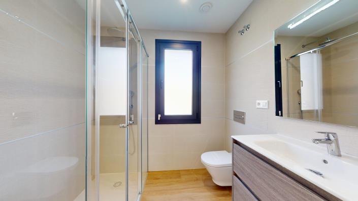 Image No.11-3 Bed Apartment for sale