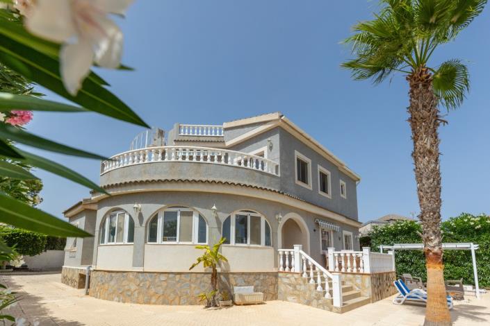 Image No.5-5 Bed Villa / Detached for sale