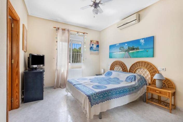 Image No.18-5 Bed Villa / Detached for sale