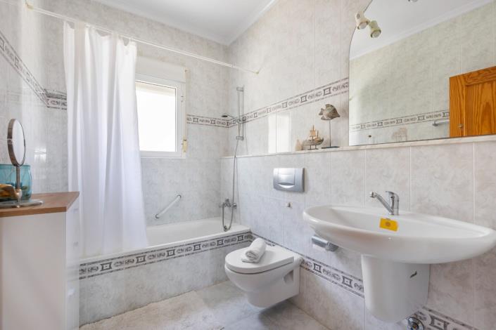 Image No.20-5 Bed Villa / Detached for sale