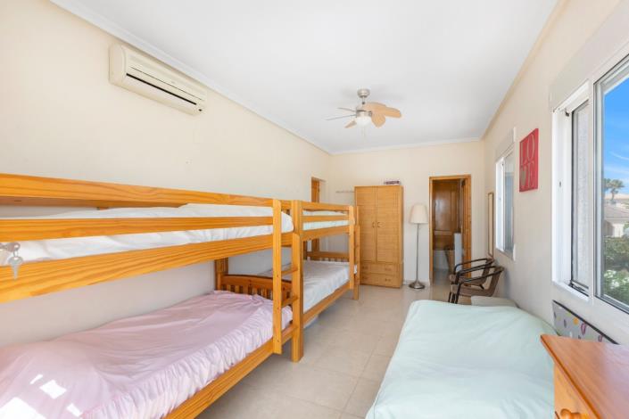 Image No.31-5 Bed Villa / Detached for sale