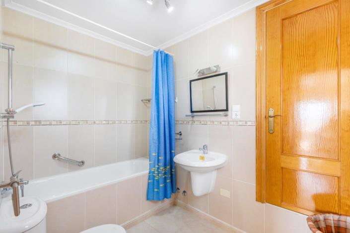 Image No.32-5 Bed Villa / Detached for sale