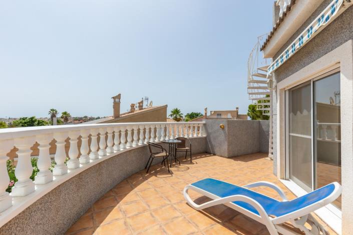 Image No.33-5 Bed Villa / Detached for sale