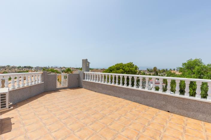 Image No.36-5 Bed Villa / Detached for sale