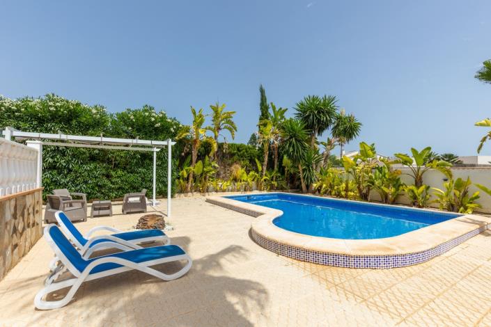 Image No.37-5 Bed Villa / Detached for sale