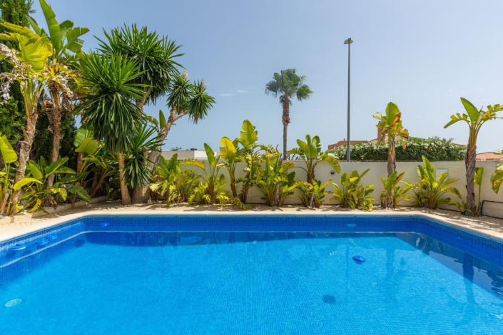 Image No.38-5 Bed Villa / Detached for sale