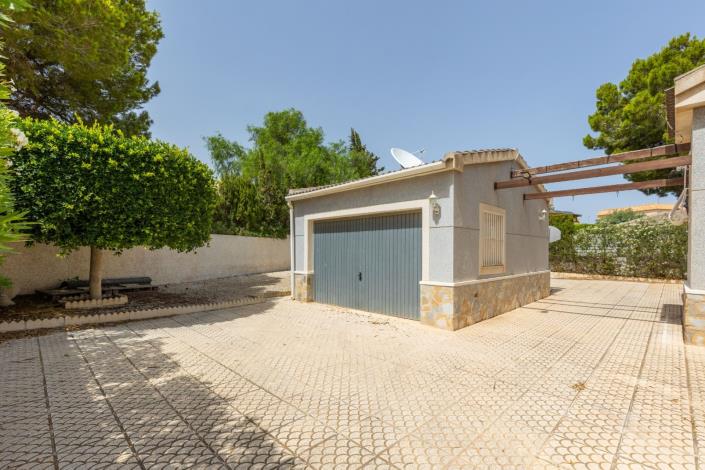Image No.43-5 Bed Villa / Detached for sale