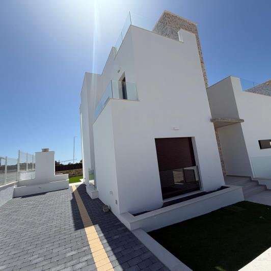 Image No.3-5 Bed Villa / Detached for sale