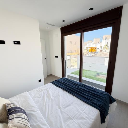 Image No.21-5 Bed Villa / Detached for sale
