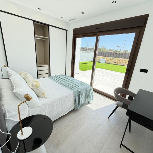 Image No.22-5 Bed Villa / Detached for sale