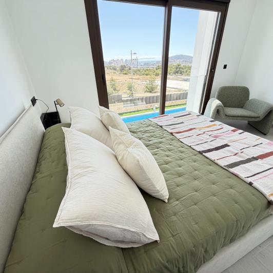 Image No.40-5 Bed Villa / Detached for sale