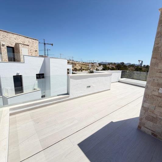 Image No.43-5 Bed Villa / Detached for sale