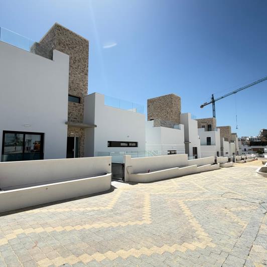 Image No.47-5 Bed Villa / Detached for sale