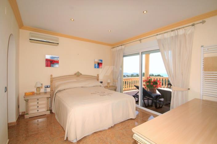 Image No.5-4 Bed Villa / Detached for sale