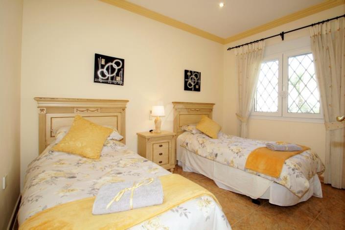 Image No.11-4 Bed Villa / Detached for sale