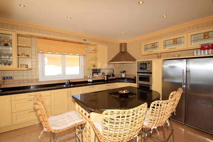 Image No.12-4 Bed Villa / Detached for sale