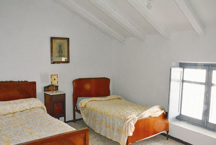 Image No.14-3 Bed Townhouse for sale