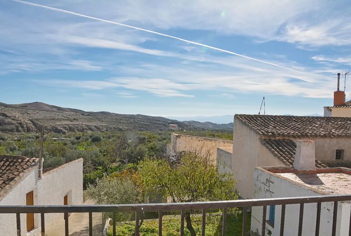 Image No.18-3 Bed Townhouse for sale