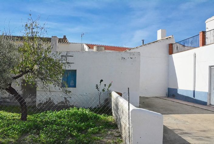 Image No.24-3 Bed Townhouse for sale