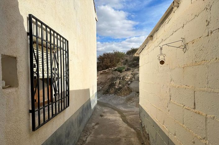 Image No.15-3 Bed Country House for sale