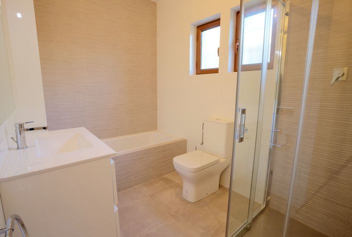 Image No.15-3 Bed Villa for sale